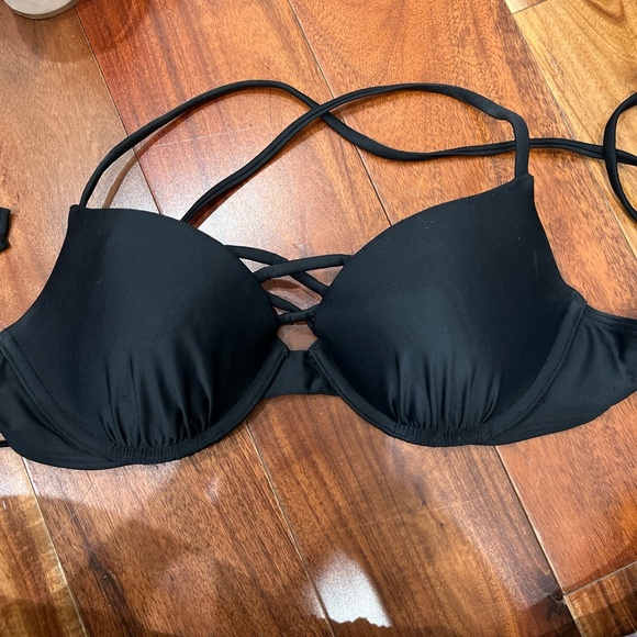 PUSH UP BLACK BIKINI TOP🖤👙 - Picture 1 of 1